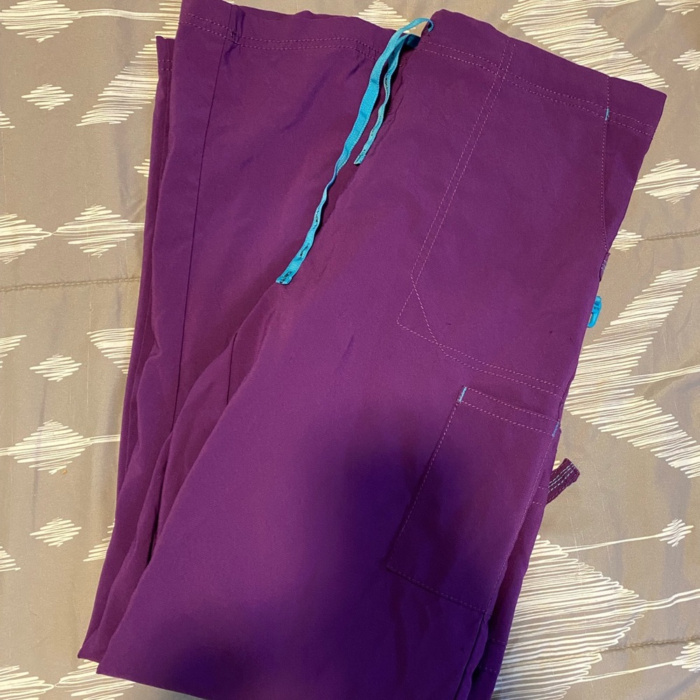 Scrub set
